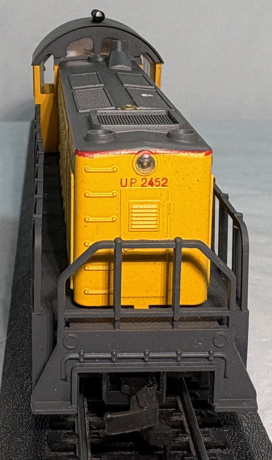AHM 1447 HO Union Pacific ALCO 1000 HP Switcher #2452