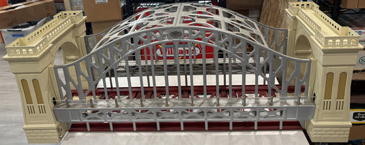 Lionel 32999 Standard Gauge Hellgate Bridge (Red and Cream)