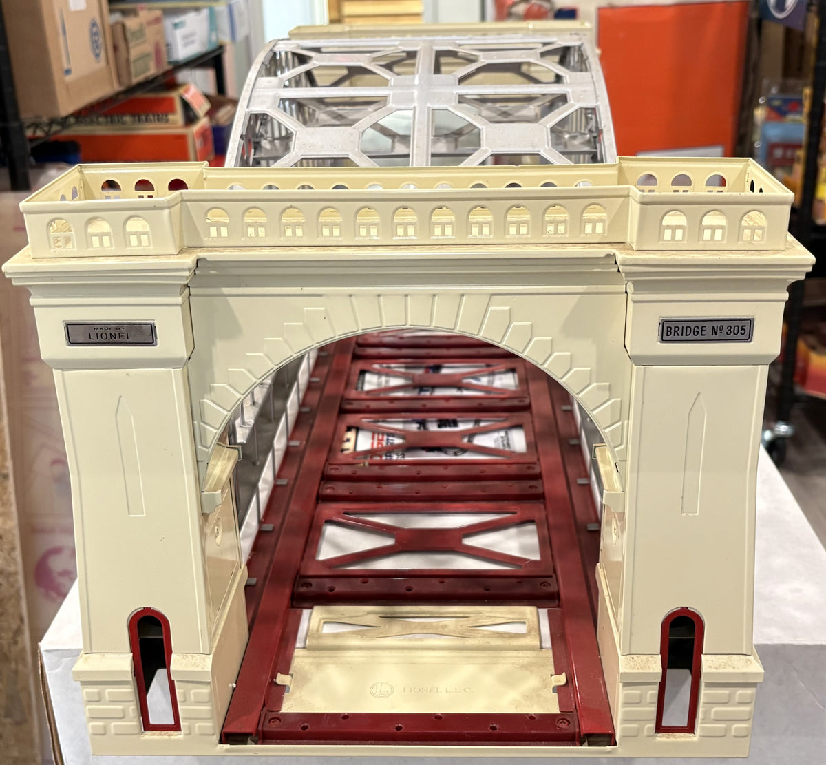 Lionel 32999 Standard Gauge Hellgate Bridge (Red and Cream)