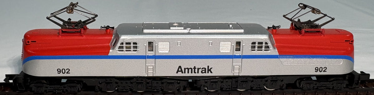 Arnold/Rapido 5113 N Scale Amtrak GG1 Electric Locomotive #902