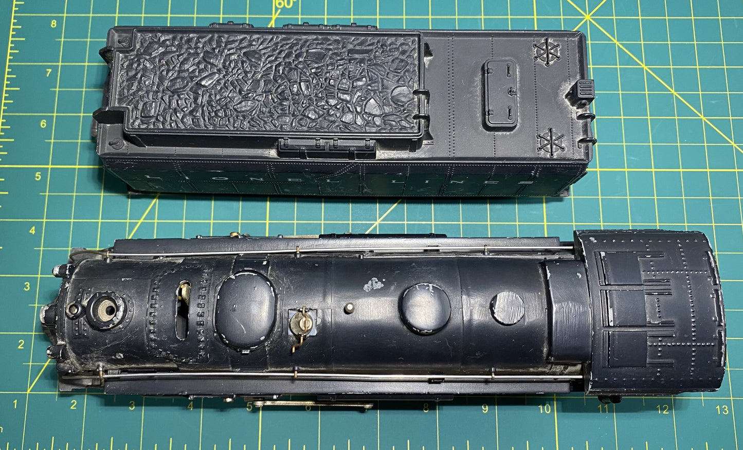 Lionel Post War #1666 Steam Locomotive  Tender
