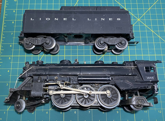 Lionel Post War #1666 Steam Locomotive  Tender