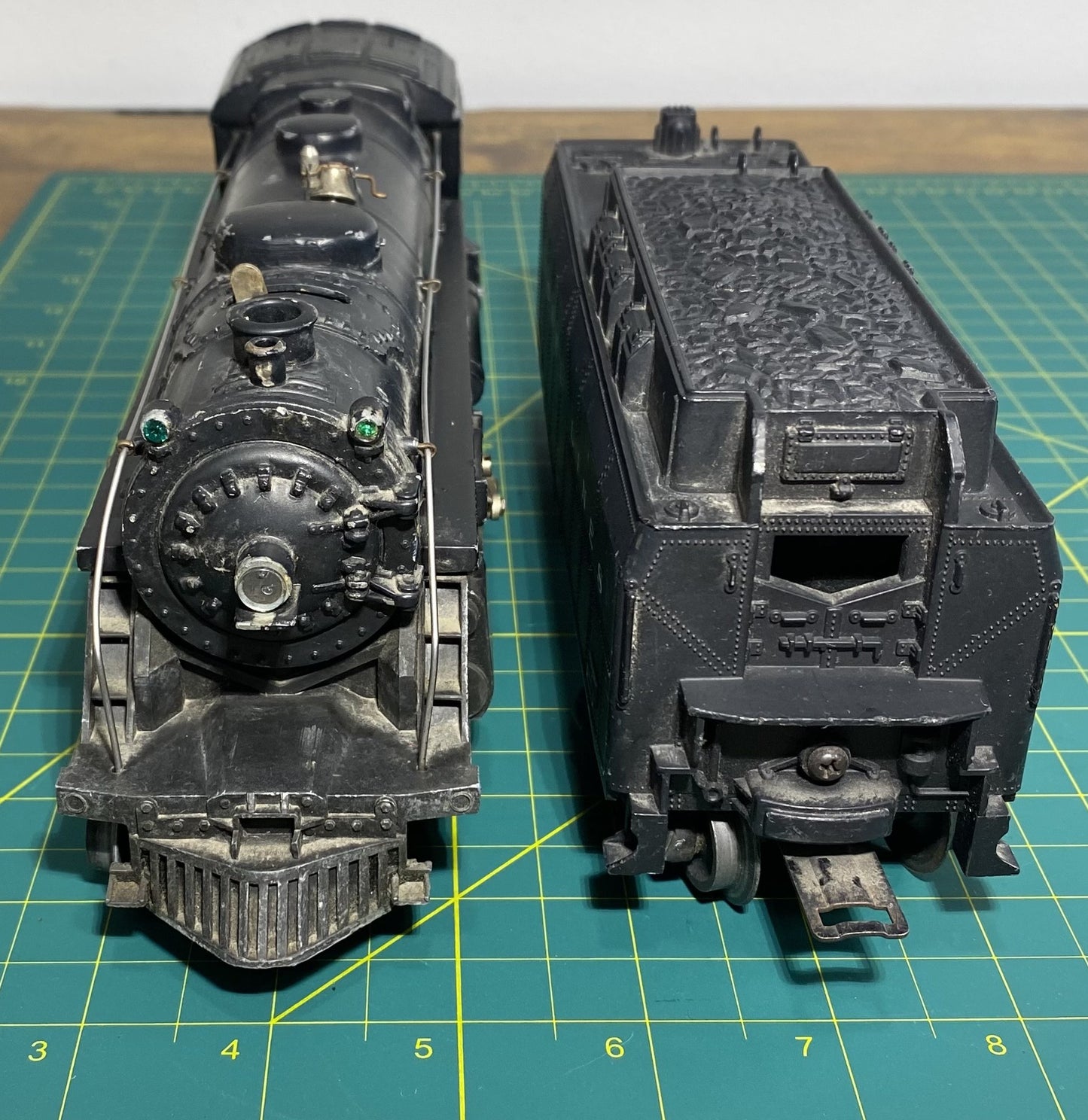 Lionel Post War #1666 Steam Locomotive  Tender
