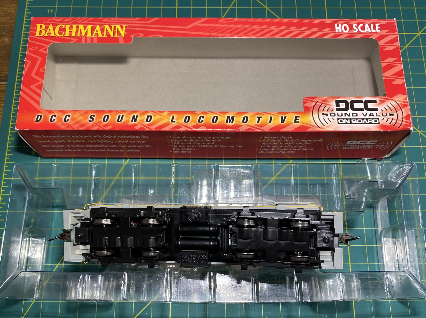 Bachmann 63212 Erie Lackawanna S-4 Diesel Locomotive #528 DCC & Sound
