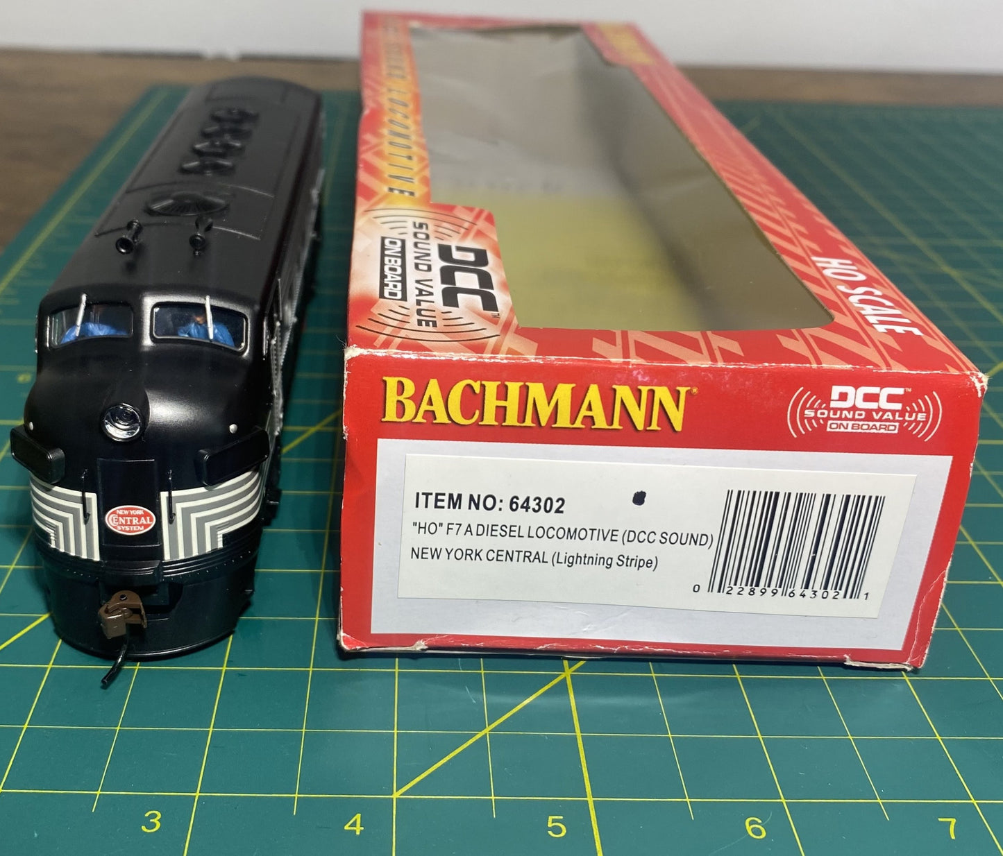 Bachmann 64302 HO New York Central F7A Diesel Locomotive w DCC/Sound