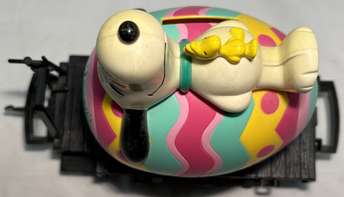 LGB G Scale Custom Flat Car – Easter, Snoopy