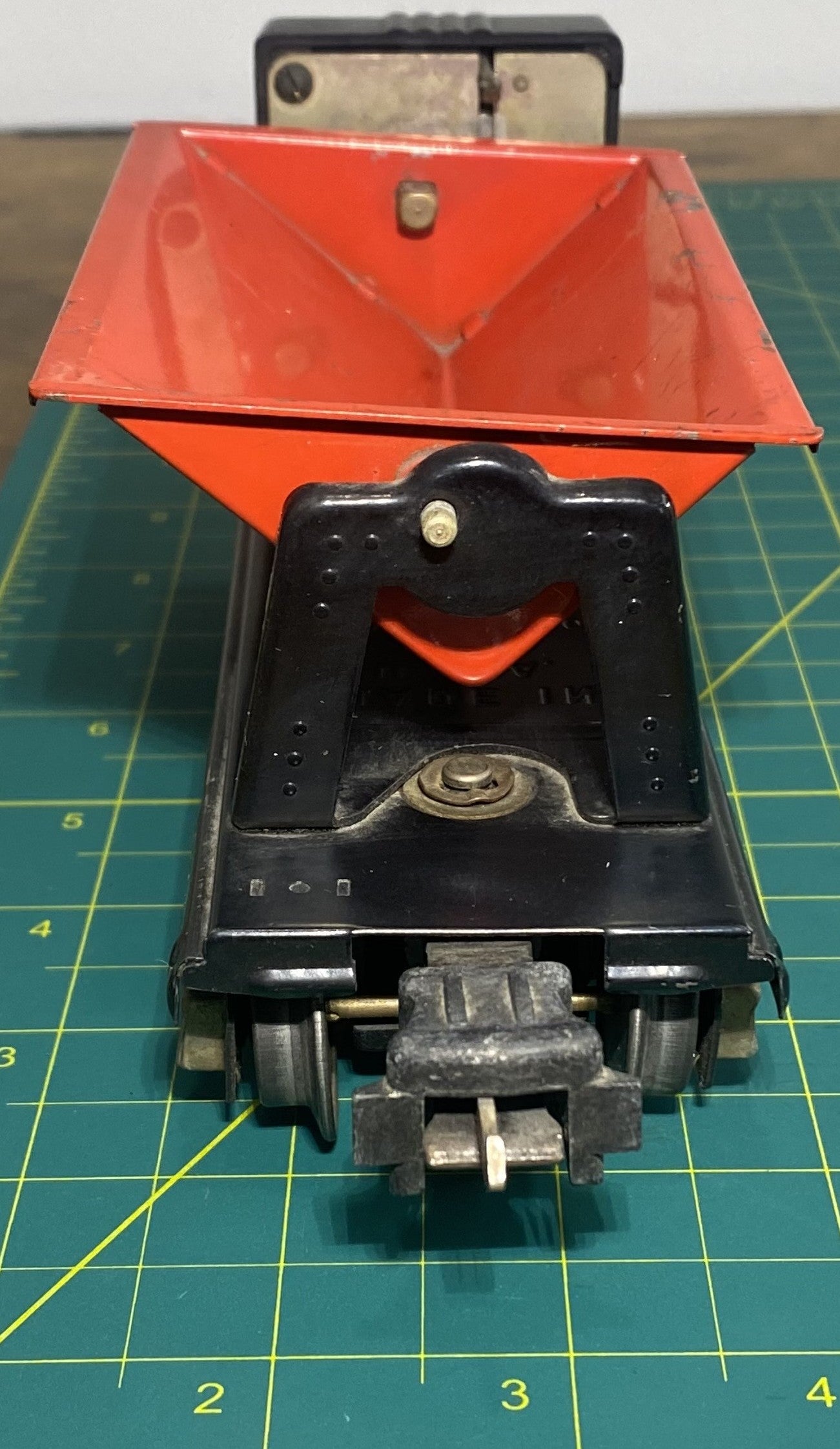Lionel 3659 Pre War Operating Coal Dump Car