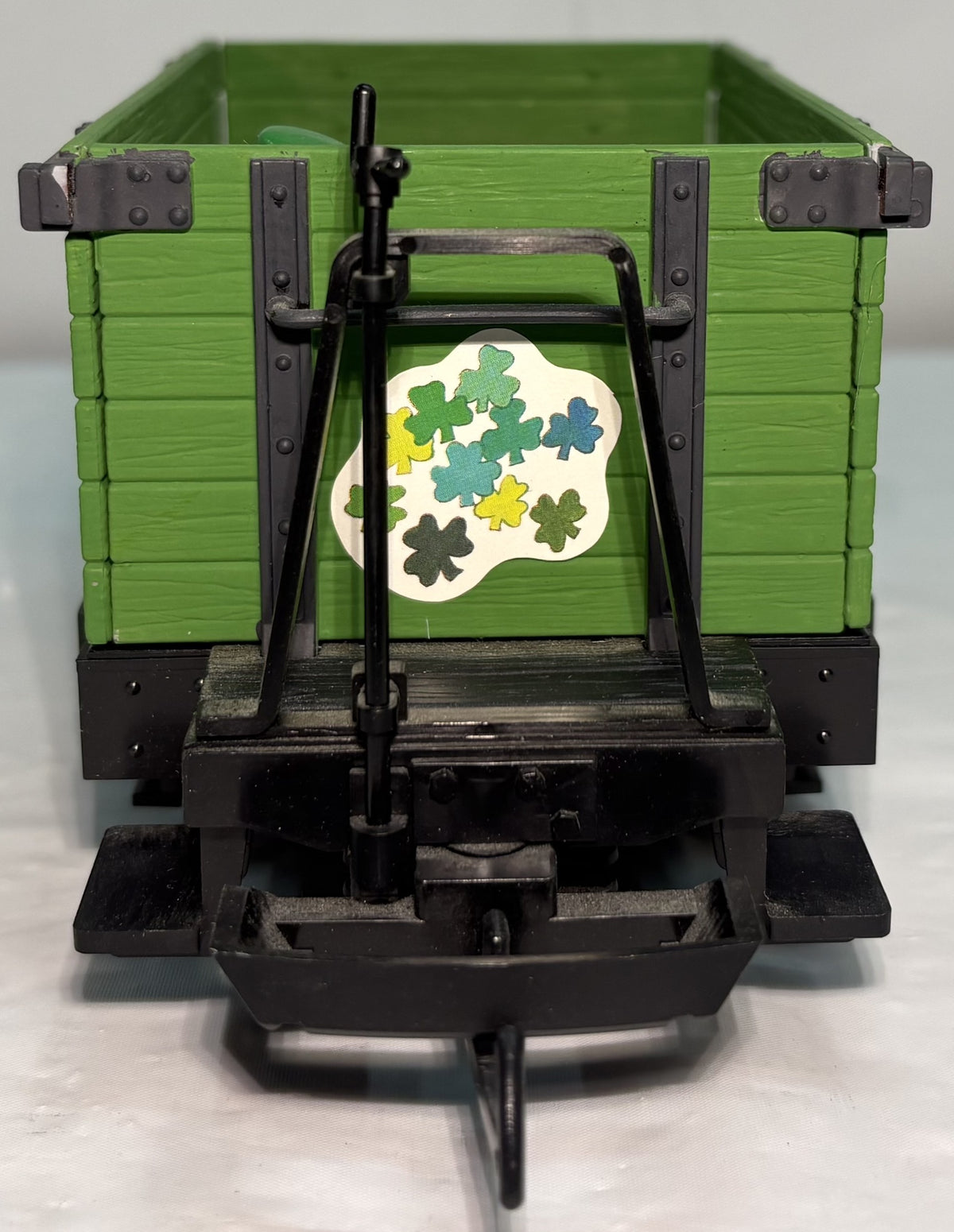 LGB G Scale LGB Customized High Sided Gondola Car – St Patrick’s Day