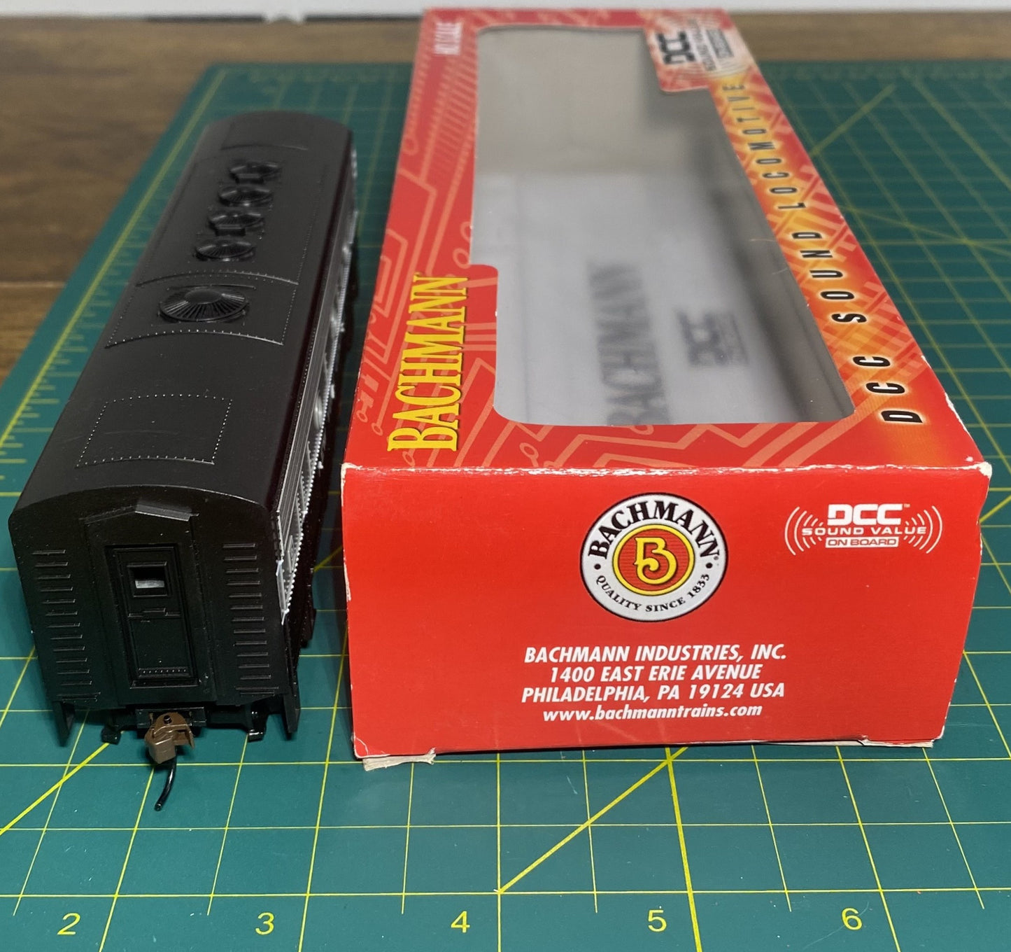 Bachmann 64402 HO New York Central EMD F7B Diesel Locomotive Sound/DCC