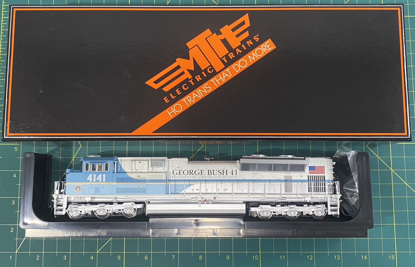 George H. Bush HO Scale MTH 80-2396-1 HO SD70ACe Diesel Engine w/Proto-Sound 3.0