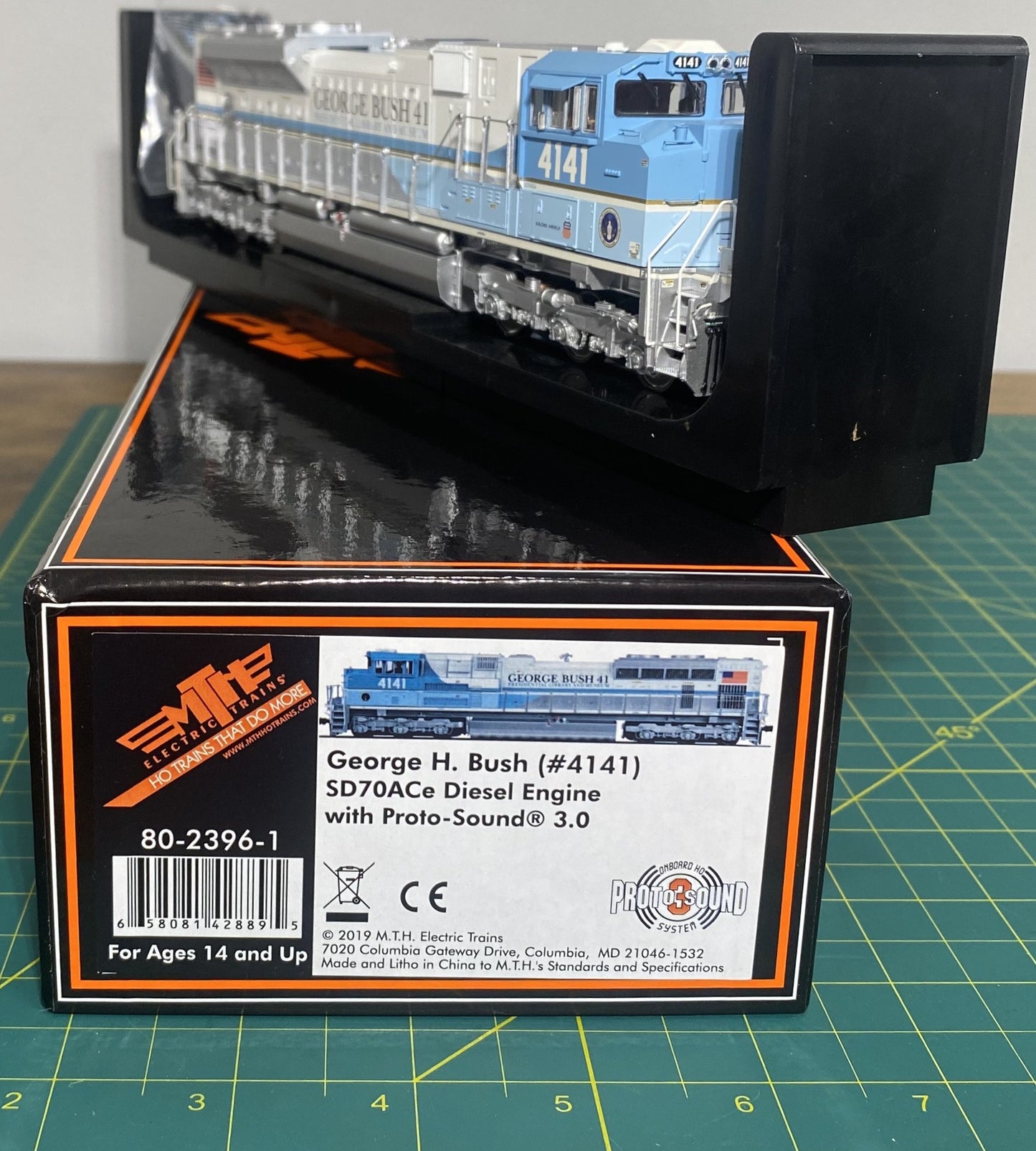 George H. Bush HO Scale MTH 80-2396-1 HO SD70ACe Diesel Engine w/Proto-Sound 3.0