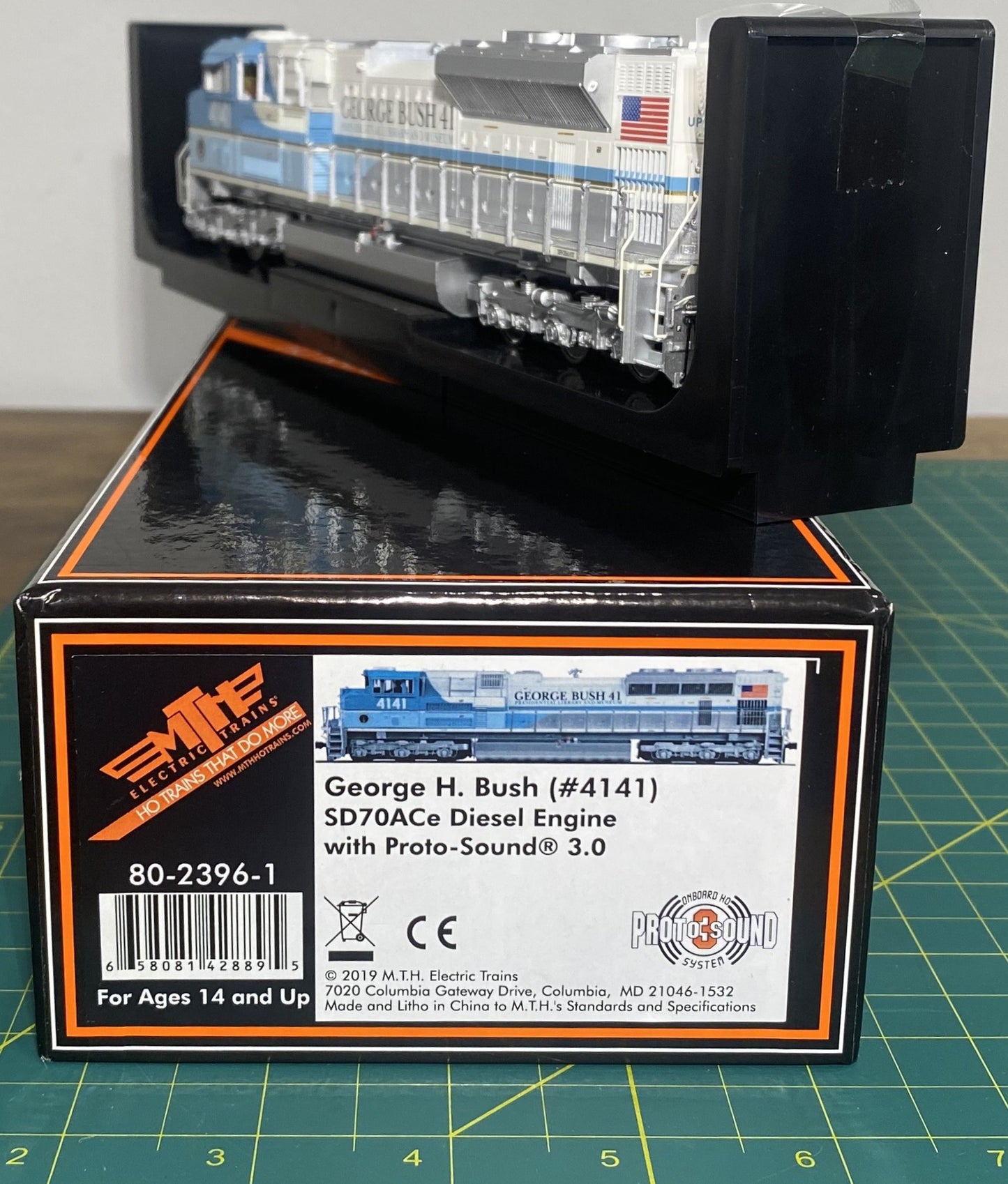 George H. Bush HO Scale MTH 80-2396-1 HO SD70ACe Diesel Engine w/Proto-Sound 3.0