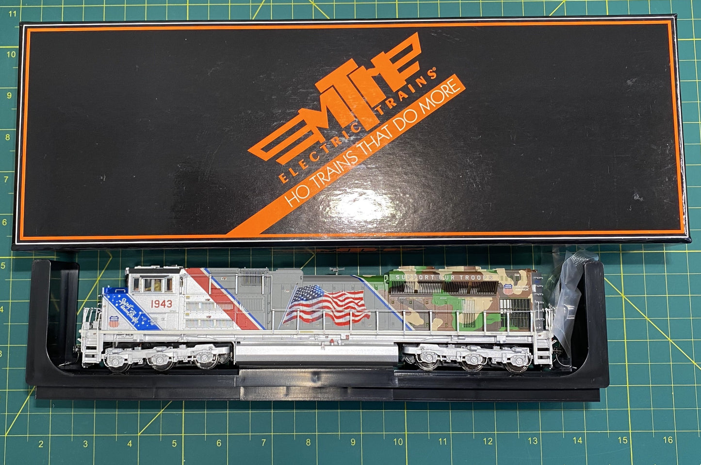 Union Pacific HO Scale MTH 80-2380-0 SD70ACe Diesel Engine (DCC Ready)