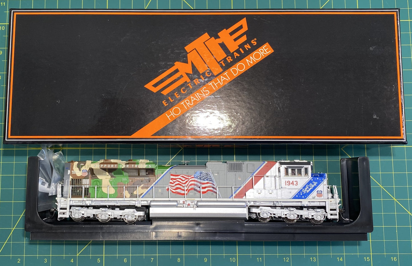 Union Pacific HO Scale MTH 80-2380-0 SD70ACe Diesel Engine (DCC Ready)