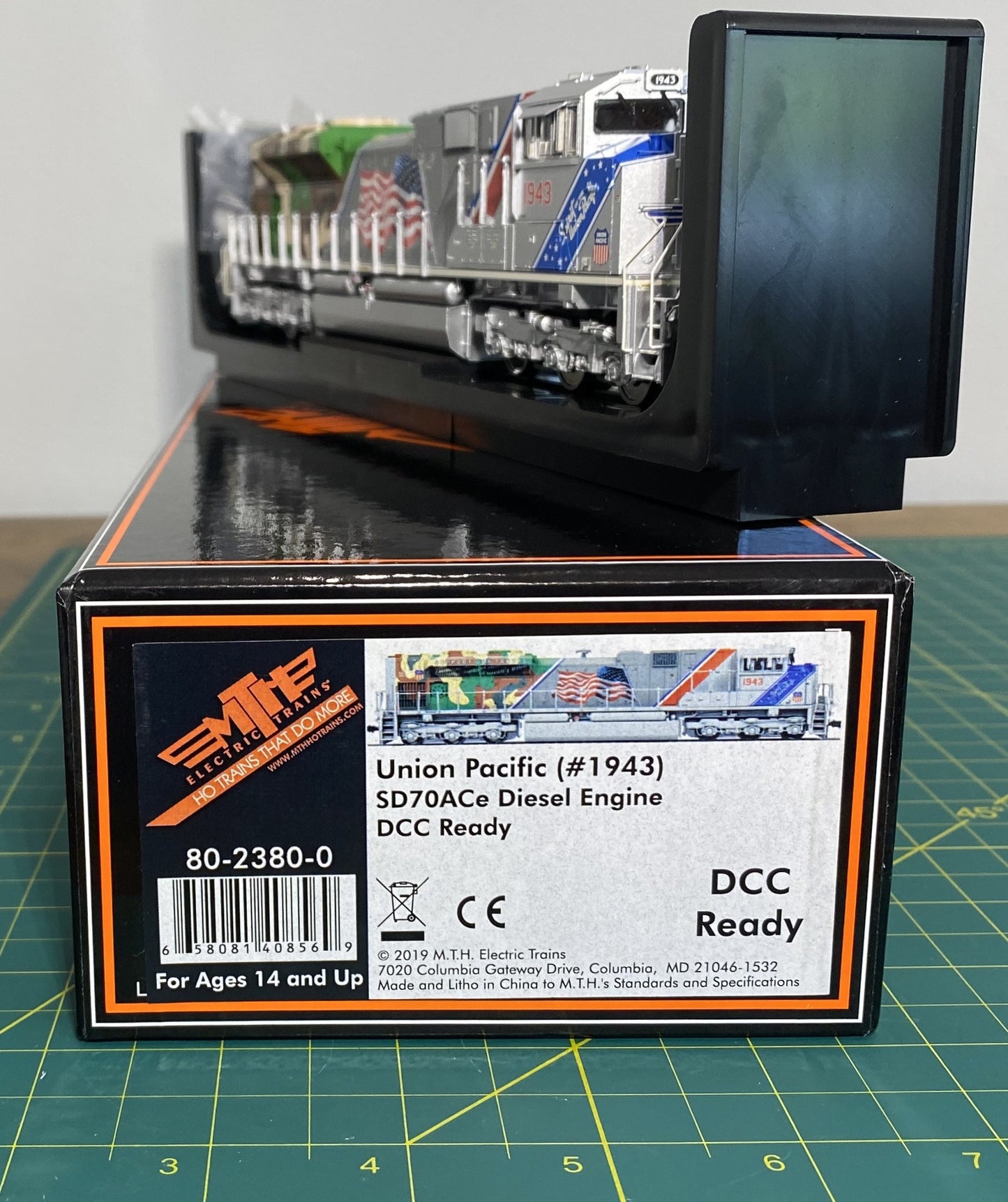 Union Pacific HO Scale MTH 80-2380-0 SD70ACe Diesel Engine (DCC Ready)