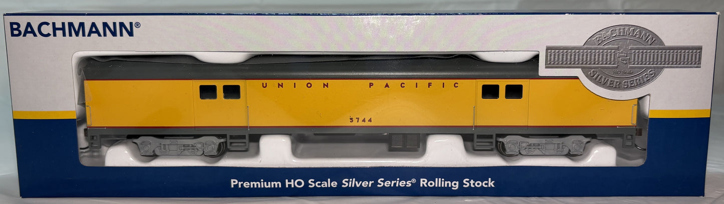 Bachmann 14411 UNION PACIFIC #5744 Baggage Car