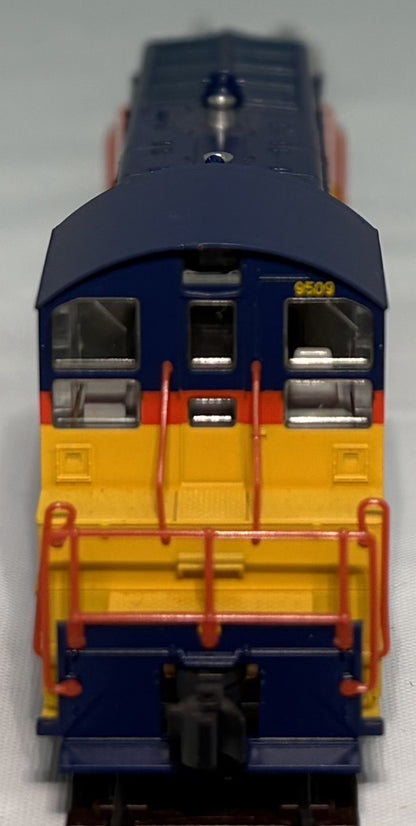 Kato 176-4357 N Chessie System EMD NW2 Diesel Locomotive #9509