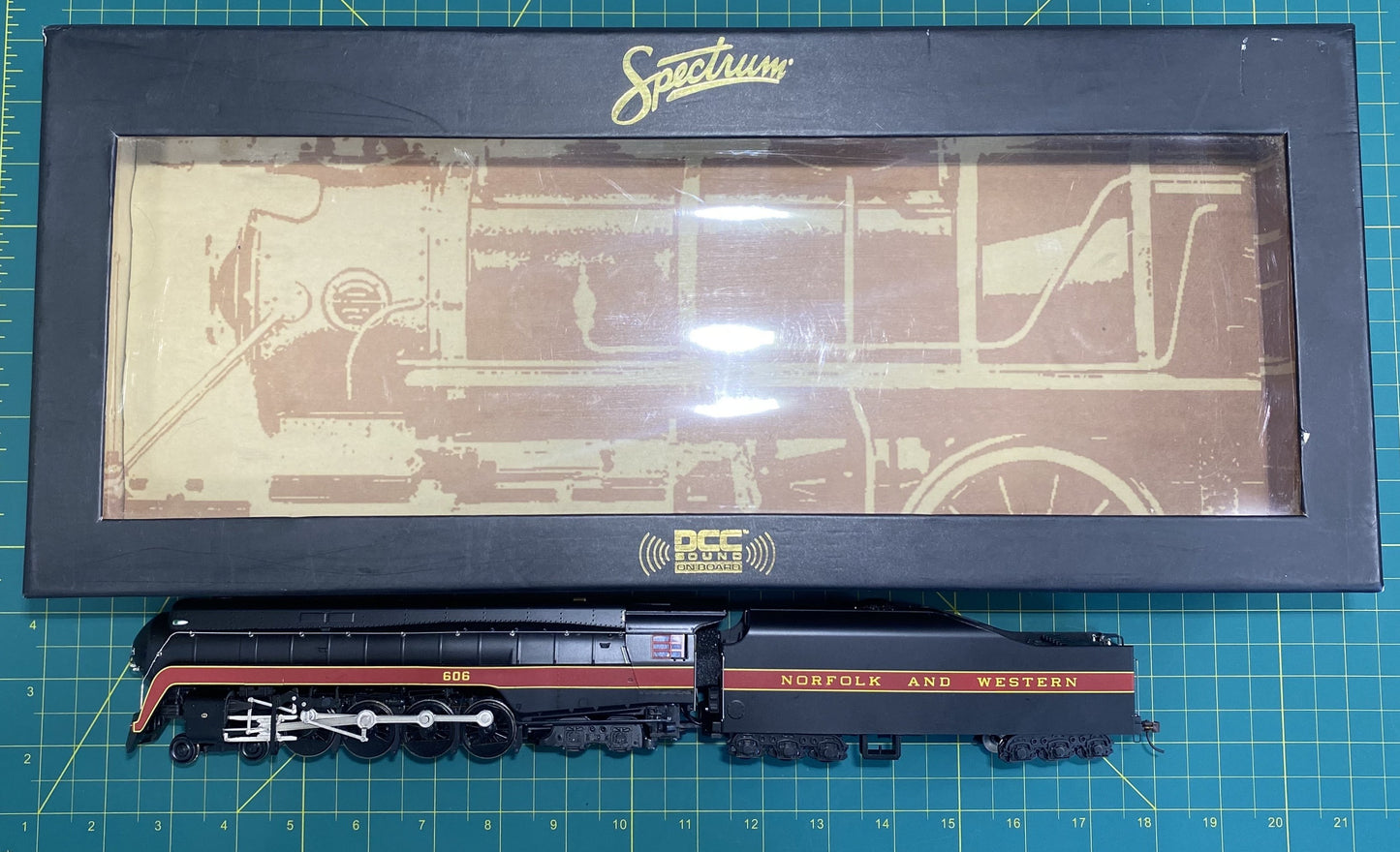 Bachmann 83902 Norfolk & Western J 4-8-4Steam Locomotive #606