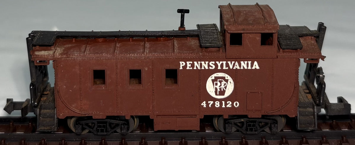 Atlas 478120 N Scale Pennsylvania Caboose # 478120