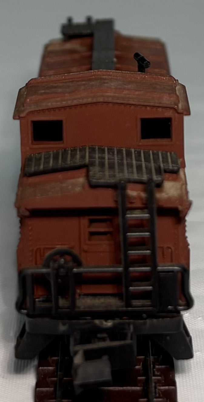 Atlas 478120 N Scale Pennsylvania Caboose # 478120
