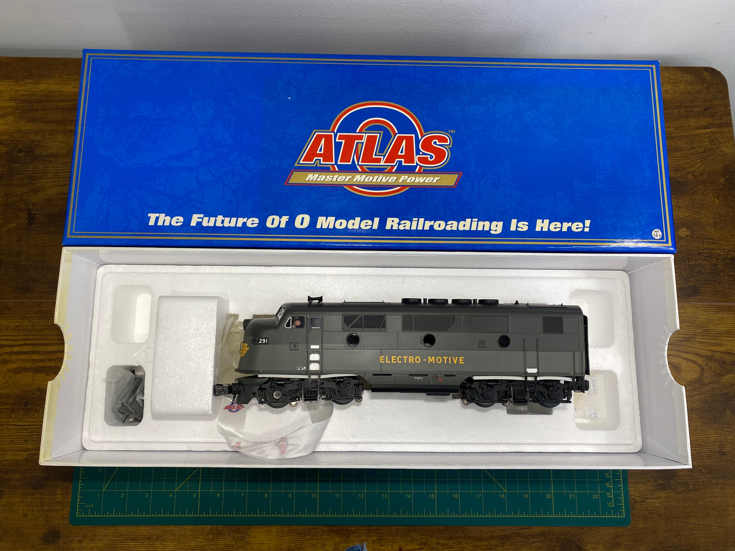 Atlas F-2/F-3 Ph. 1 #1671 EMD Demonstrator #291A2 Un-Powered A-Unit