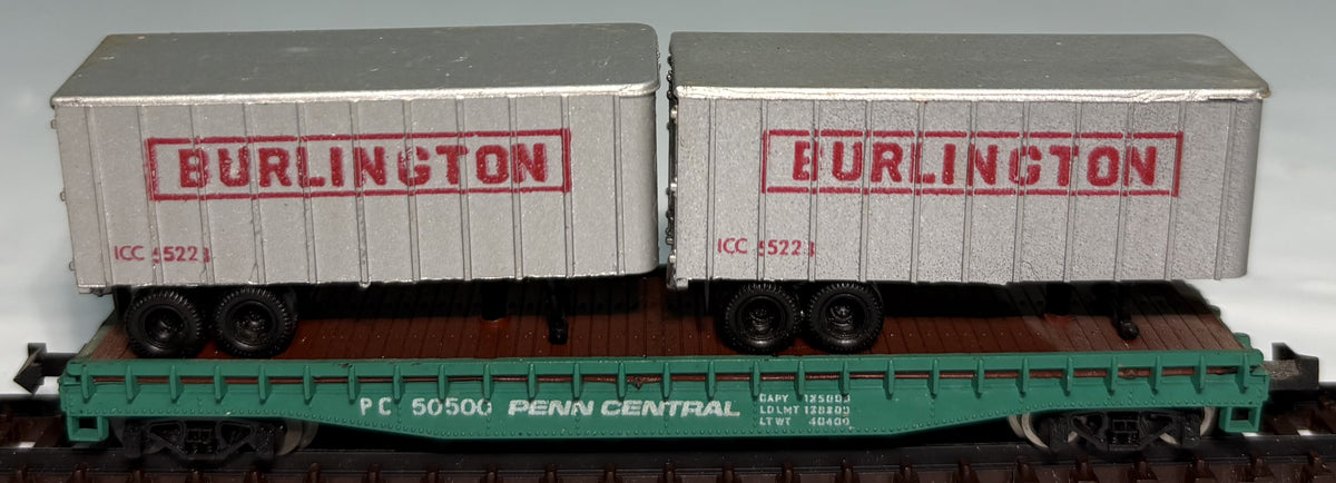 Trix 3148 N Penn Central Flat Car #50500 w/Burlington Piggyback Trailers