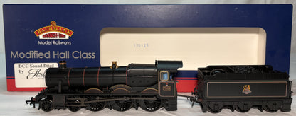 Bachmann Branch Line 31-783 Class 6959 Modified Hall 4-6-0 7904 "Fountains Hall" in BR black with early emblem - weathered
