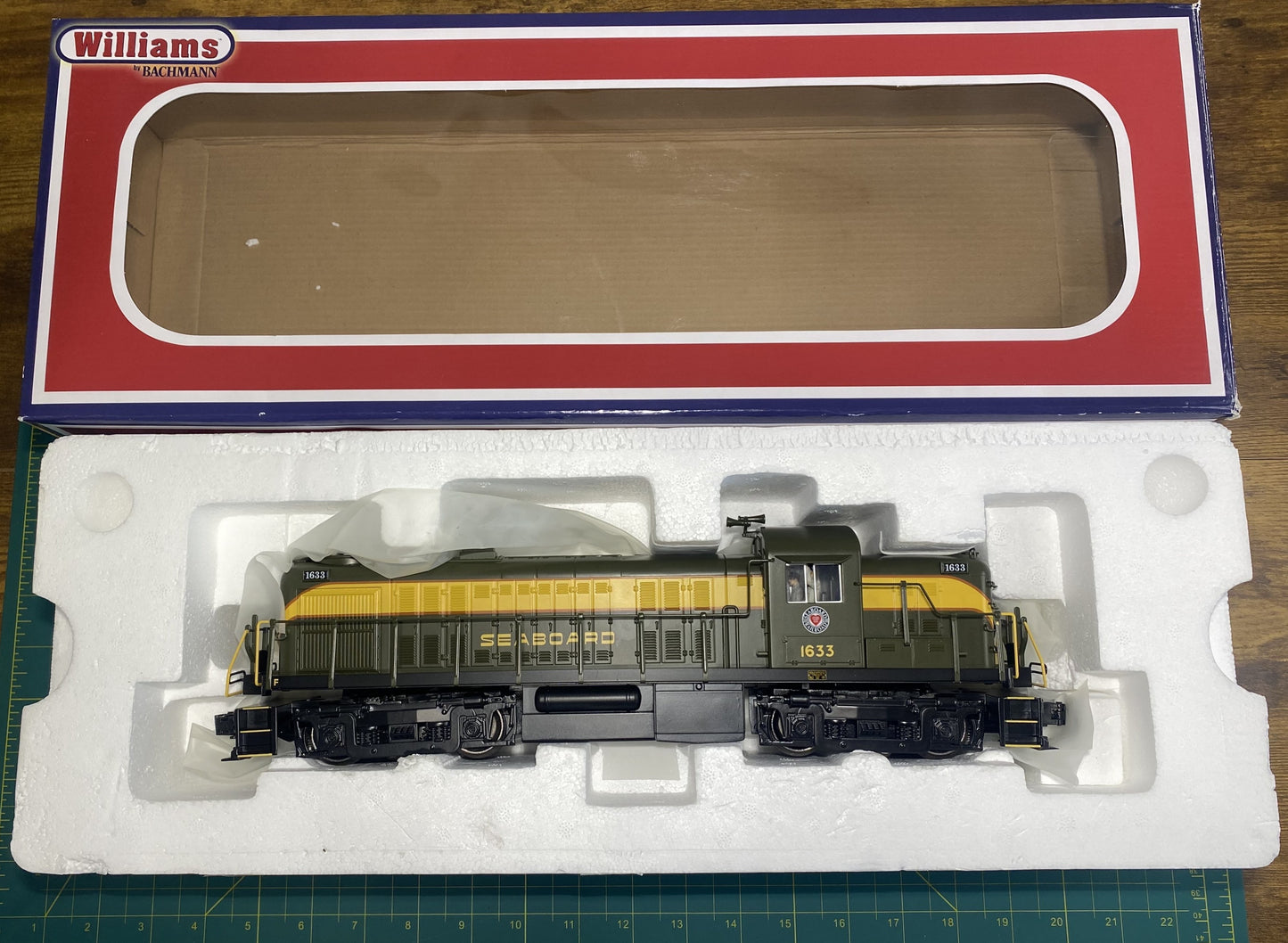 Williams 23004 Seaboard Alco RS3 Diesel Locomotive #1633