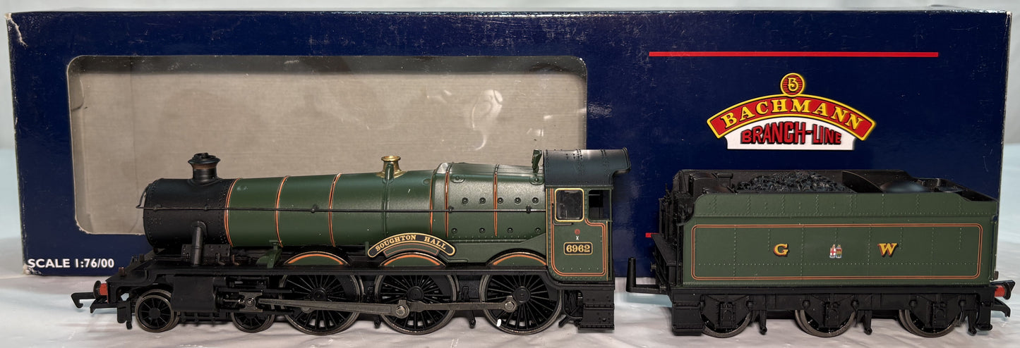 Bachmann Branchline 31-777 Class 6959 'Modified Hall' 4-6-0 6962 'Soughton Hall' in GWR green