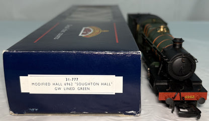 Bachmann Branchline 31-777 Class 6959 'Modified Hall' 4-6-0 6962 'Soughton Hall' in GWR green