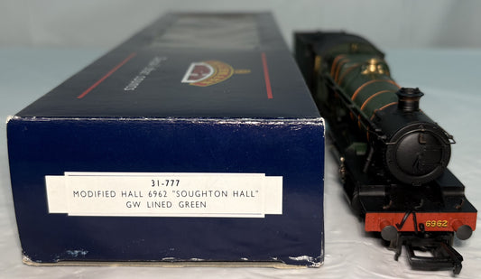 Bachmann Branchline 31-777 Class 6959 'Modified Hall' 4-6-0 6962 'Soughton Hall' in GWR green