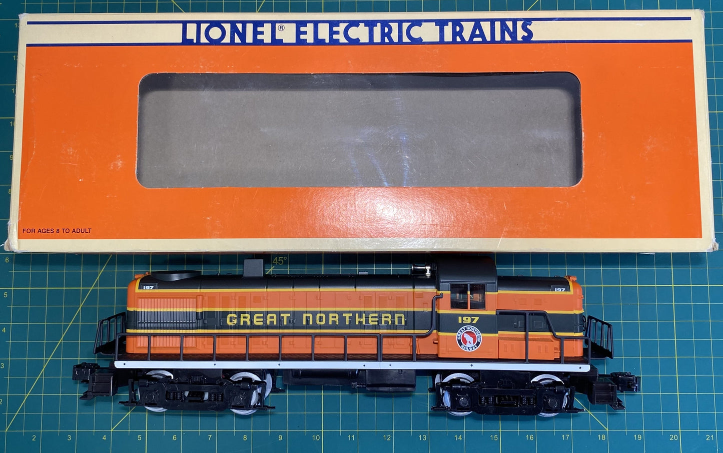 LIONEL 6-18843 Great Northern #198 RS-3 Diesel Locomotive