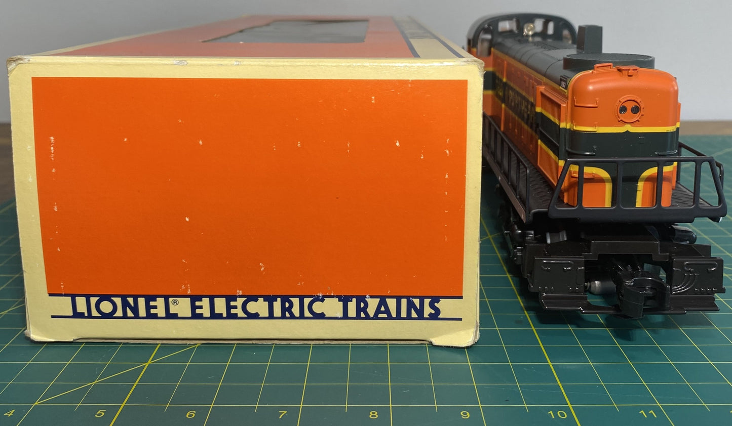 LIONEL 6-18843 Great Northern #198 RS-3 Diesel Locomotive