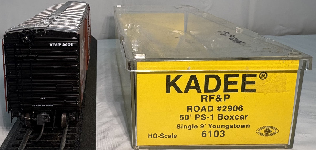 Kadee 6103 HO Scale Richmond, Fredericksburg & Potomac 50′ PS-1 Boxcar