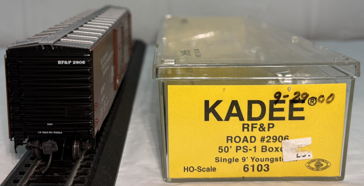 Kadee 6103 HO Scale Richmond, Fredericksburg & Potomac 50′ PS-1 Boxcar