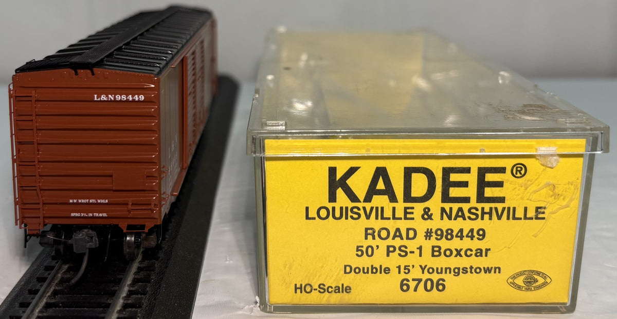 Kadee 6706 HO Scale Louisville & Nashville 50' PS 1 Double Door Boxcar #98449