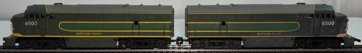 AHM 5024 HO Scale Northern Pacific FM Powered and Dummy Locomotive