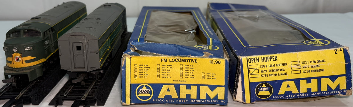 AHM 5024 HO Scale Northern Pacific FM Powered and Dummy Locomotive