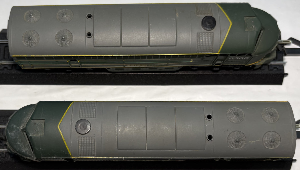 AHM 5024 HO Scale Northern Pacific FM Powered and Dummy Locomotive
