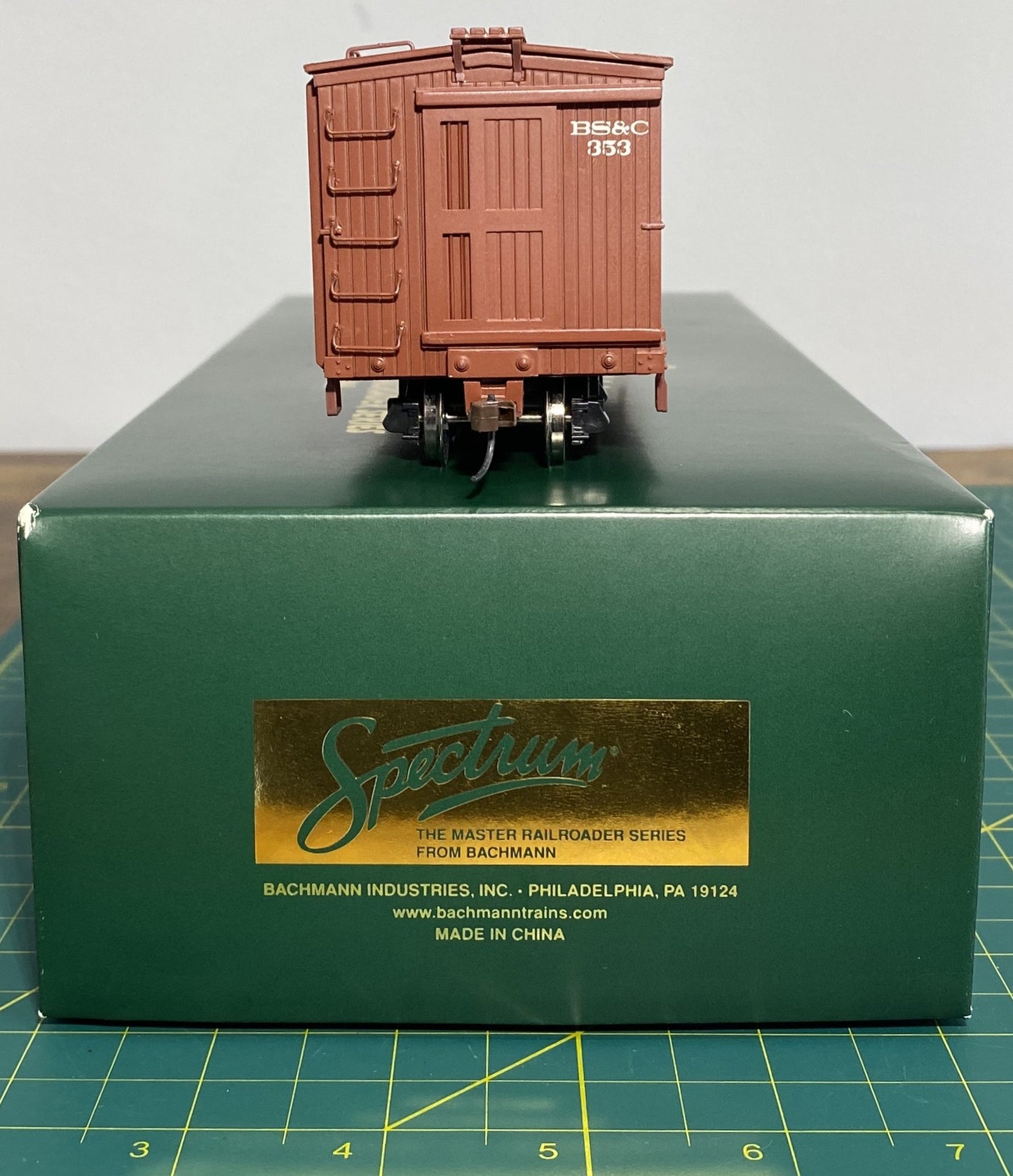 Spectrum 27637 Ventilated Boxcar Big Sandy & Cumberland HO Scale