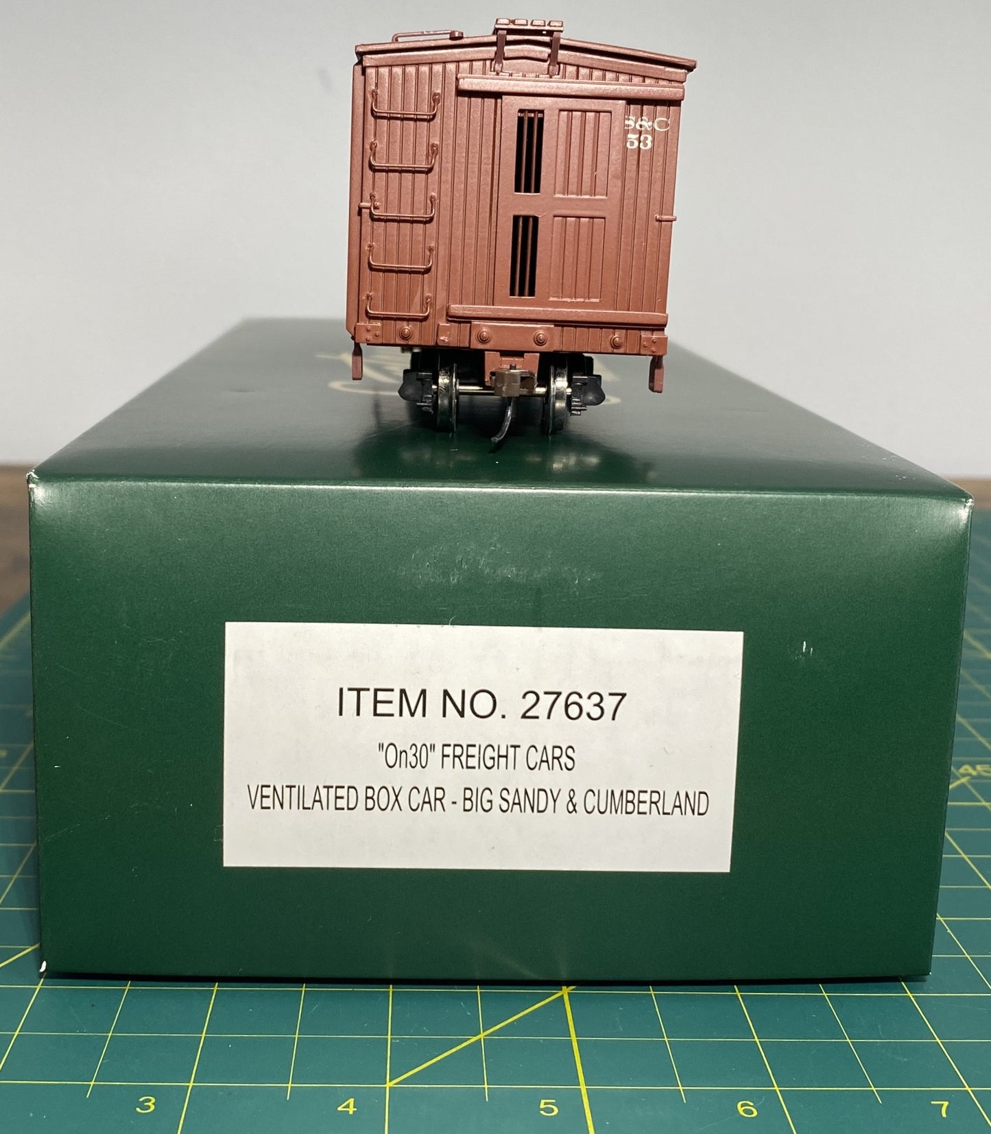 Spectrum 27637 Ventilated Boxcar Big Sandy & Cumberland HO Scale