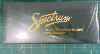 Bachmann Spectrum 27398 Black Unlettered Data Only Flat Car On30