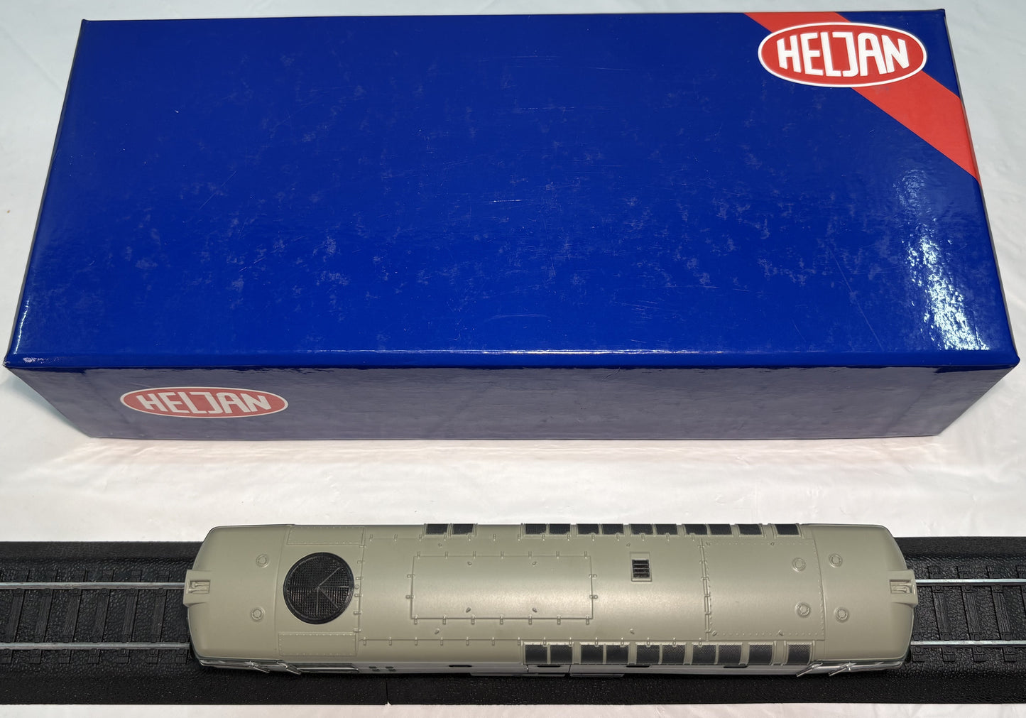 Heljan 33631 Class 33/0 diesel D6526 in BR plain green livery (weathered)