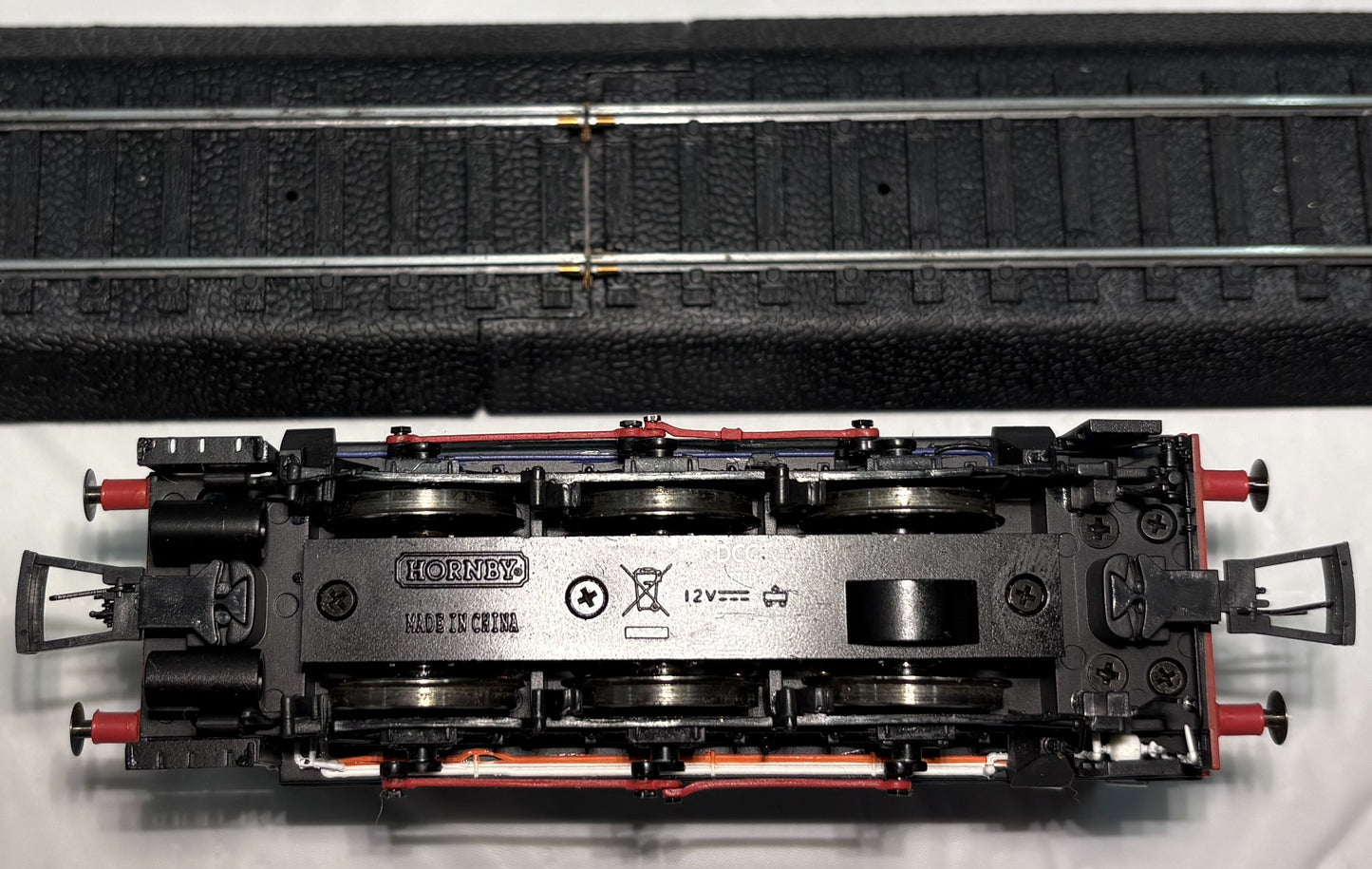 Hornby R2977XS Class 08 shunter D3511 in BR green - DCC sound fitted