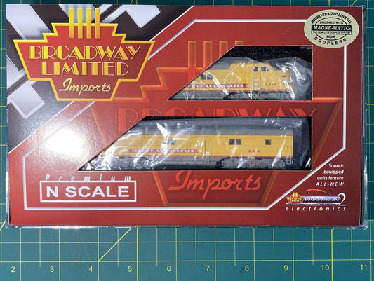Broadway Limited 680 HO SP Morning Daylight Baggage Chair Car w/ Antenna #3302