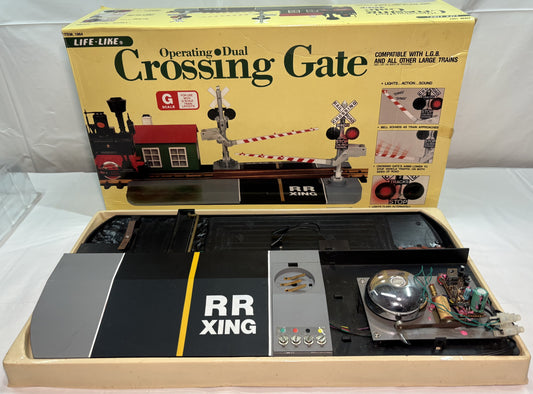 Life-Like 1964 G Scale Dual Operating Crossing Gate