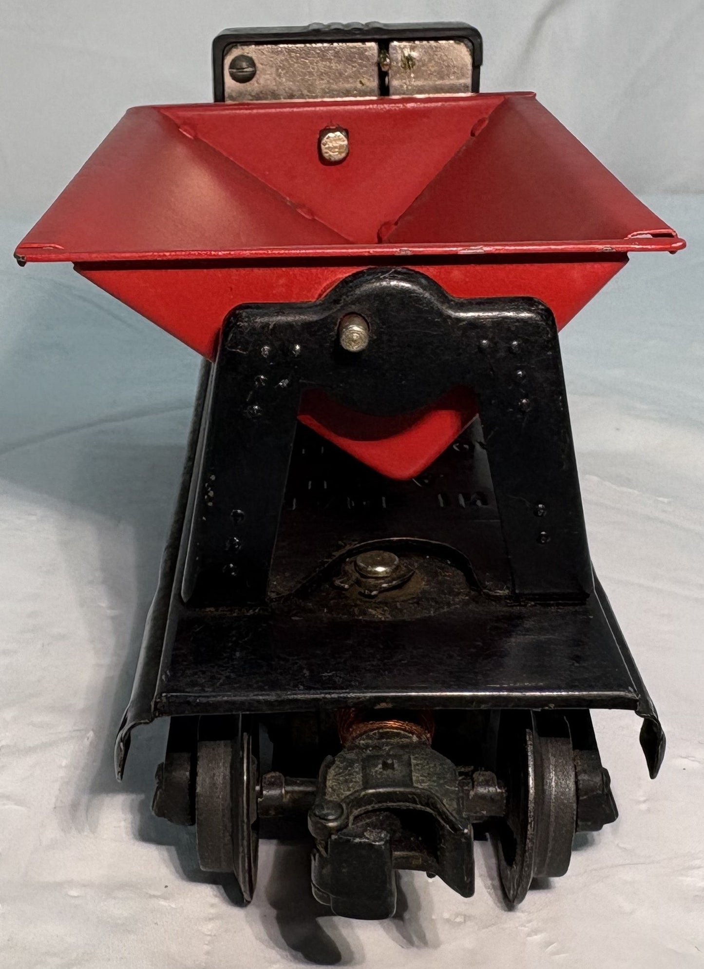 Lionel Post War 3559 Operating Coal Dump Car