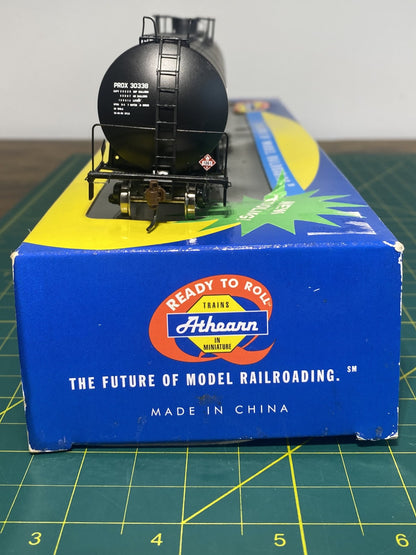 Athearn RTR HO UTC 33K LPG Tank Car “Early” PROCOR #30338 Item #96404