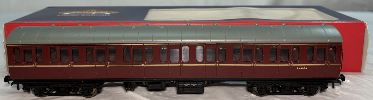 Bachmann Branchline 34-604B Mk1 57ft standard suburban coach in BR maroon #E46086