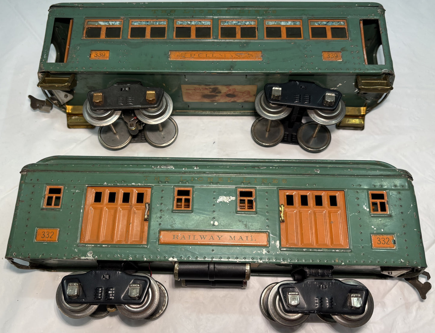 Lionel Pre War 332 Baggage & 339 Passenger Cars